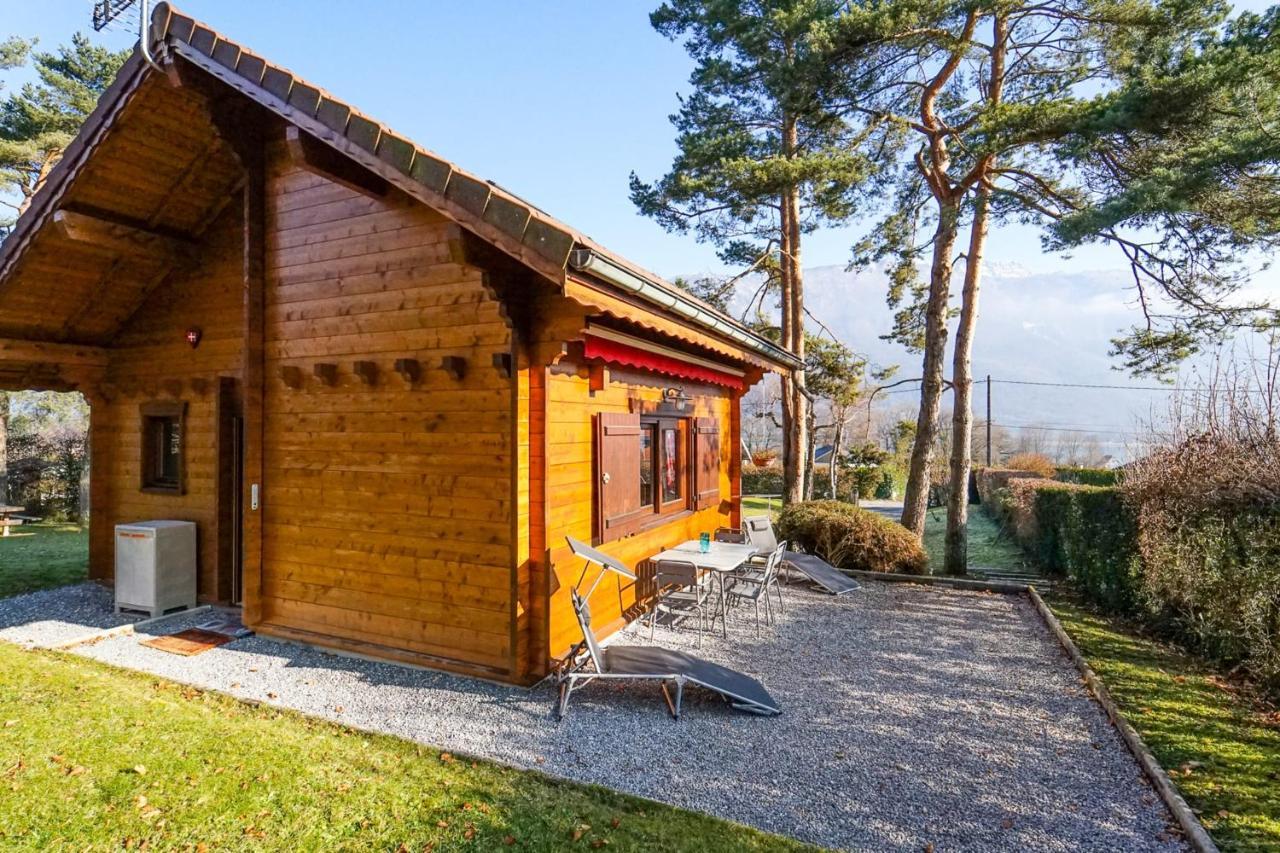 Le Chalet Bonheur Lathuile Exterior photo